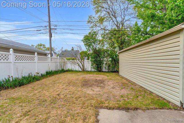1174 Columbia Road, Berkley, MI 48072