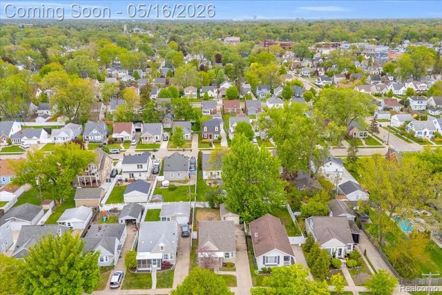 1174 Columbia Road, Berkley, MI 48072