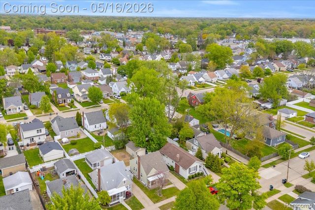 1174 Columbia Road, Berkley, MI 48072