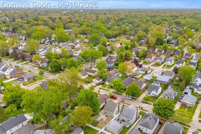 1174 Columbia Road, Berkley, MI 48072
