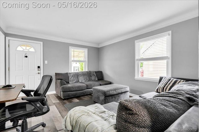 1174 Columbia Road, Berkley, MI 48072