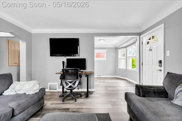 1174 Columbia Road, Berkley, MI 48072