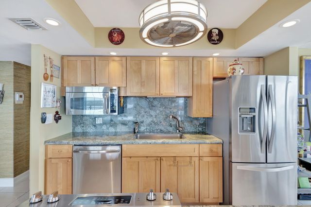 5510 N Ocean Drive 14d, Singer Island, FL 33404