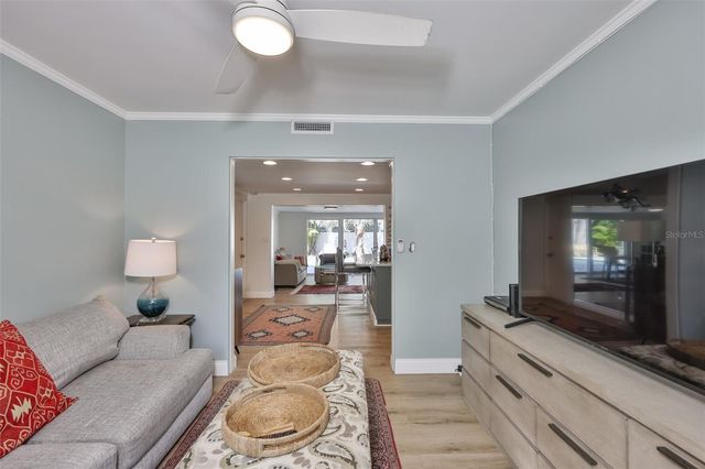 1279 86TH AVENUE N, St Petersburg, FL 33702