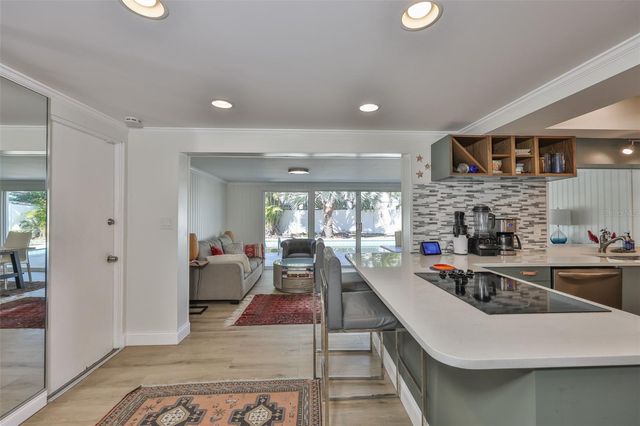 1279 86TH AVENUE N, St Petersburg, FL 33702