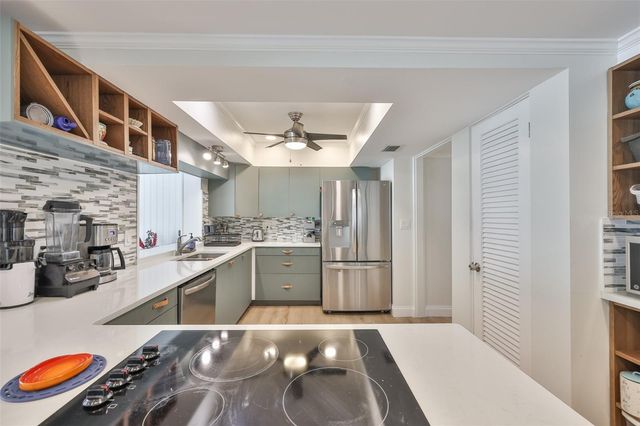 1279 86TH AVENUE N, St Petersburg, FL 33702