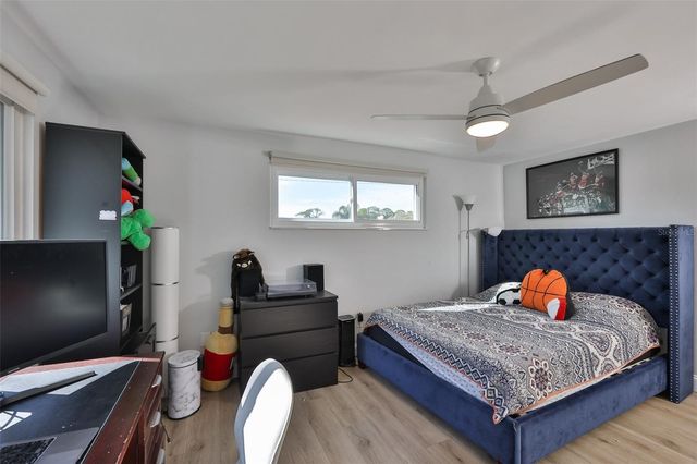 1279 86TH AVENUE N, St Petersburg, FL 33702