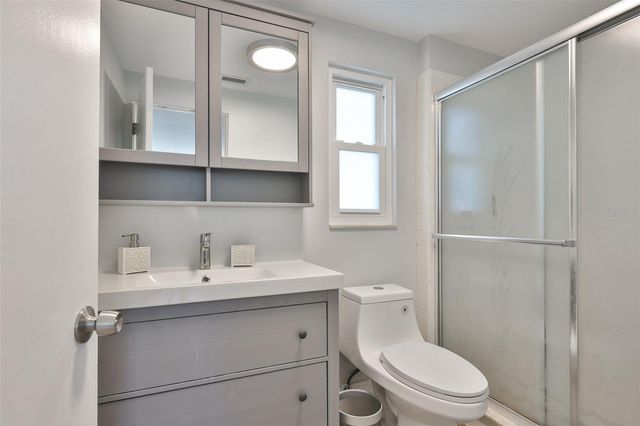 1279 86TH AVENUE N, St Petersburg, FL 33702