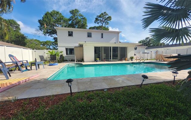 1279 86TH AVENUE N, St Petersburg, FL 33702