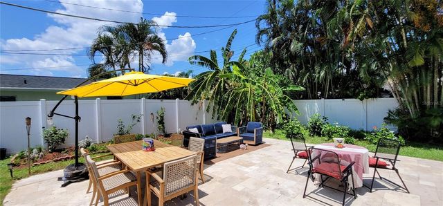 1279 86TH AVENUE N, St Petersburg, FL 33702