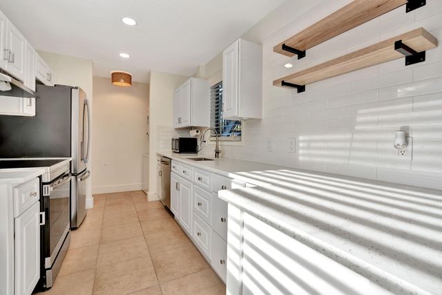 8132 SE Croft Circle A-1, Hobe Sound, FL 33455