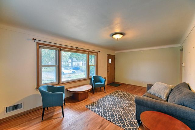 4906 Thomas Avenue N, Minneapolis, MN 55430