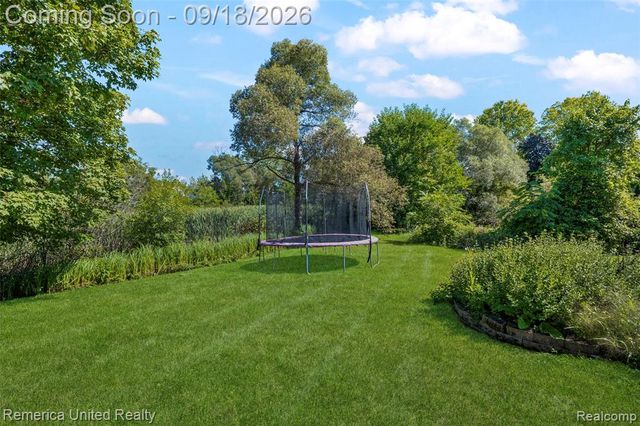1030 Shetland Drive, South Lyon, MI 48178
