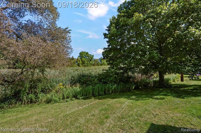 1030 Shetland Drive, South Lyon, MI 48178