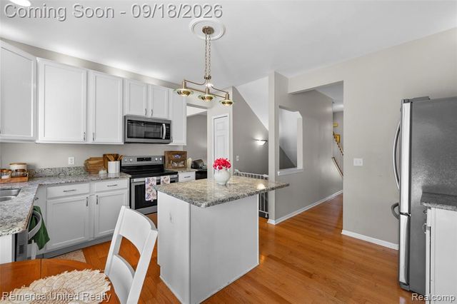 1030 Shetland Drive, South Lyon, MI 48178