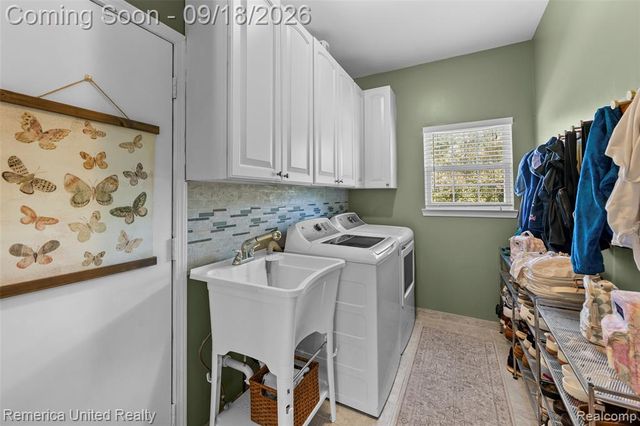 1030 Shetland Drive, South Lyon, MI 48178