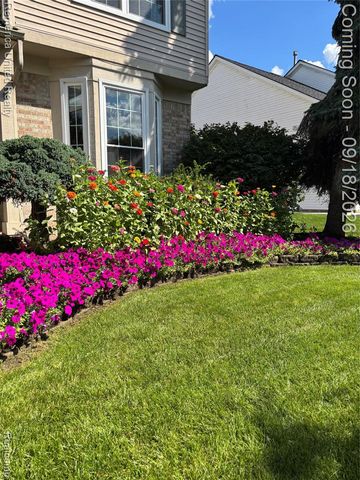 1030 Shetland Drive, South Lyon, MI 48178