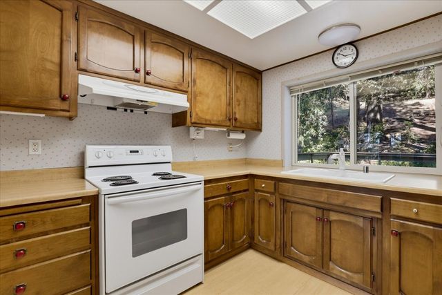 10655 E Piper Ln, Nevada City, CA 95959