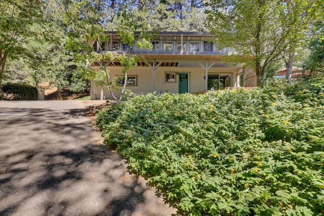 10655 E Piper Ln, Nevada City, CA 95959