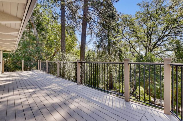 10655 E Piper Ln, Nevada City, CA 95959