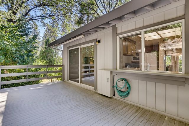 10655 E Piper Ln, Nevada City, CA 95959