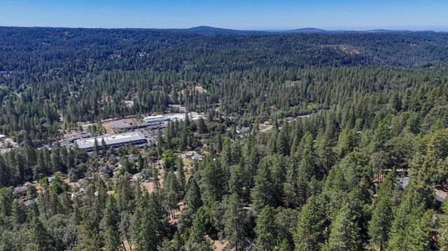 10655 E Piper Ln, Nevada City, CA 95959