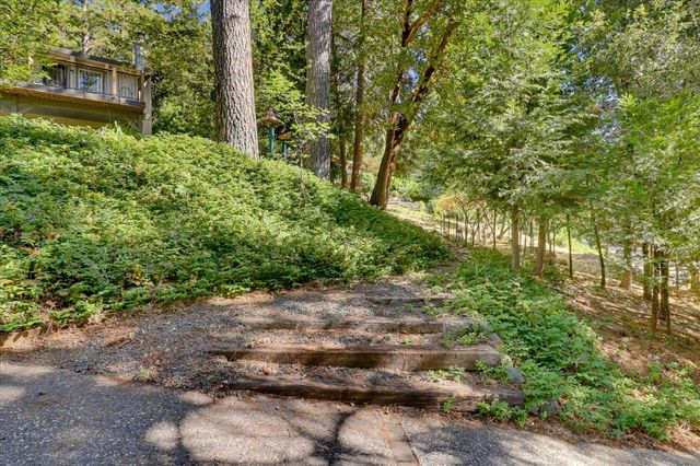 10655 E Piper Ln, Nevada City, CA 95959