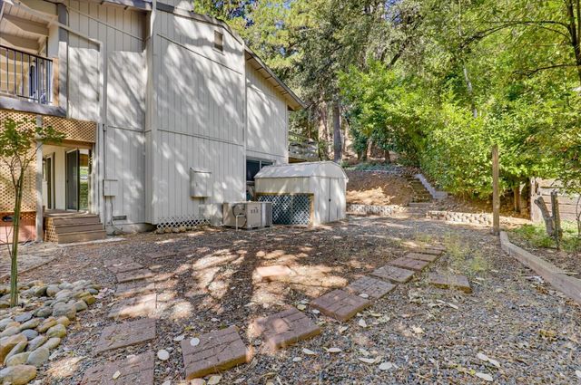 10655 E Piper Ln, Nevada City, CA 95959