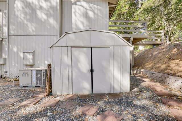10655 E Piper Ln, Nevada City, CA 95959