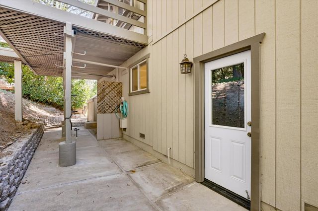 10655 E Piper Ln, Nevada City, CA 95959