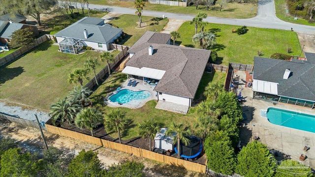 1724 Sea Lark Ln, Navarre, FL 32566