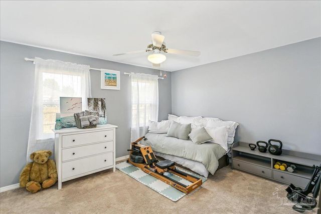 1724 Sea Lark Ln, Navarre, FL 32566