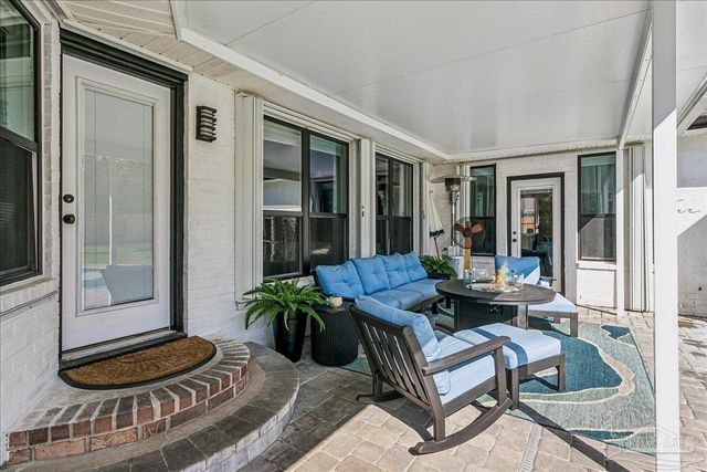 1724 Sea Lark Ln, Navarre, FL 32566