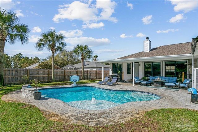 1724 Sea Lark Ln, Navarre, FL 32566