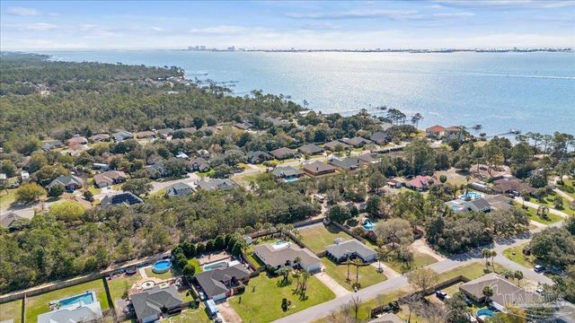 1724 Sea Lark Ln, Navarre, FL 32566