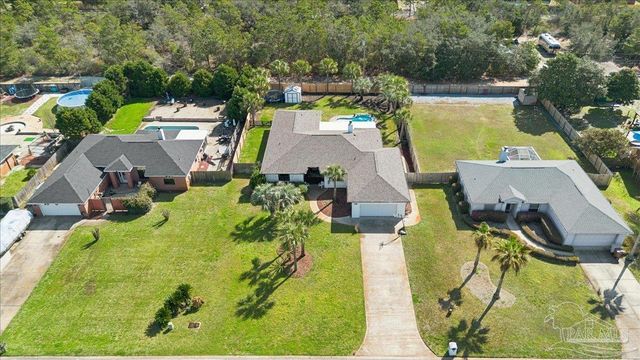 1724 Sea Lark Ln, Navarre, FL 32566