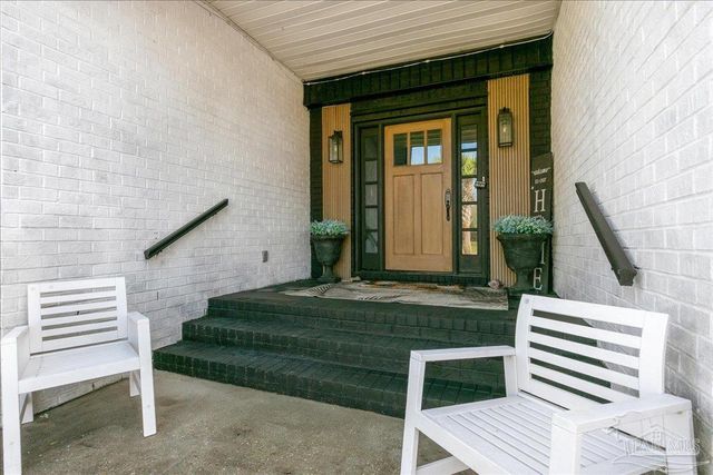 1724 Sea Lark Ln, Navarre, FL 32566