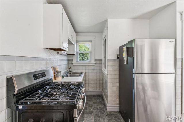 9431 Burdella Avenue, St John, MO 63114