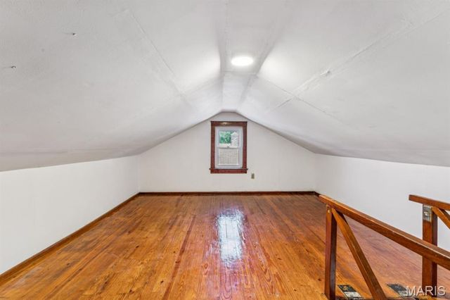 9431 Burdella Avenue, St John, MO 63114