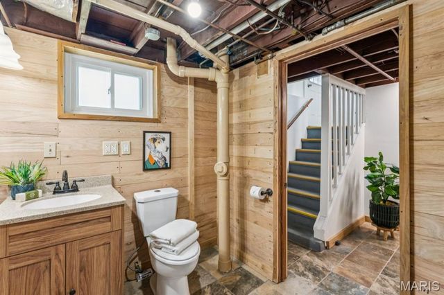 9431 Burdella Avenue, St John, MO 63114