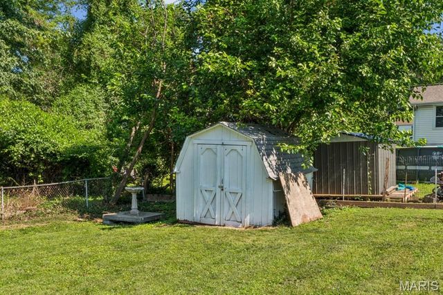 9431 Burdella Avenue, St John, MO 63114