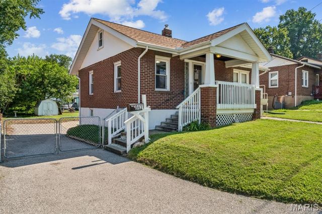 9431 Burdella Avenue, St John, MO 63114