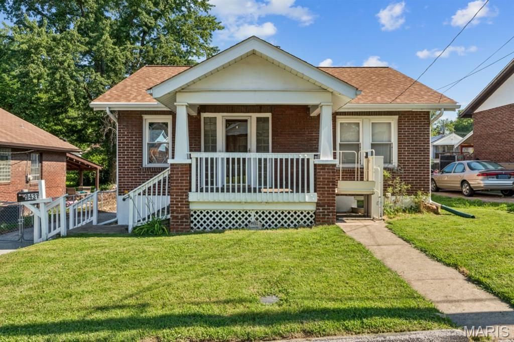 9431 Burdella Avenue, St John, MO 63114