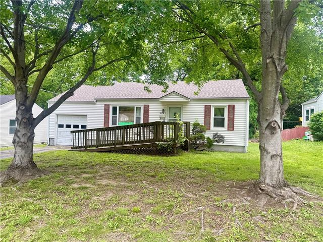 6741 Barton Drive, Shawnee, KS 66203