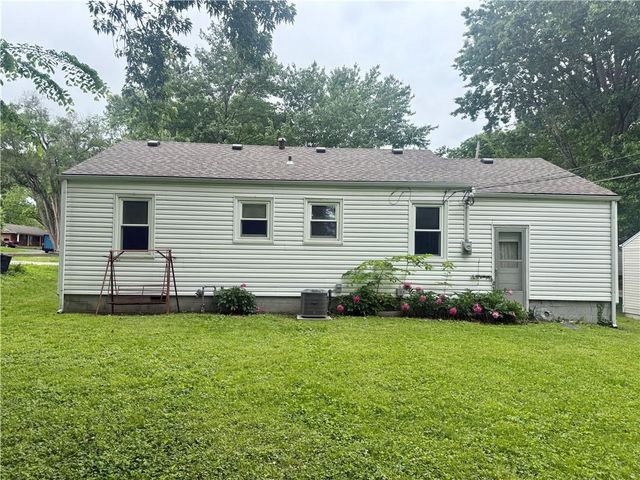 6741 Barton Drive, Shawnee, KS 66203