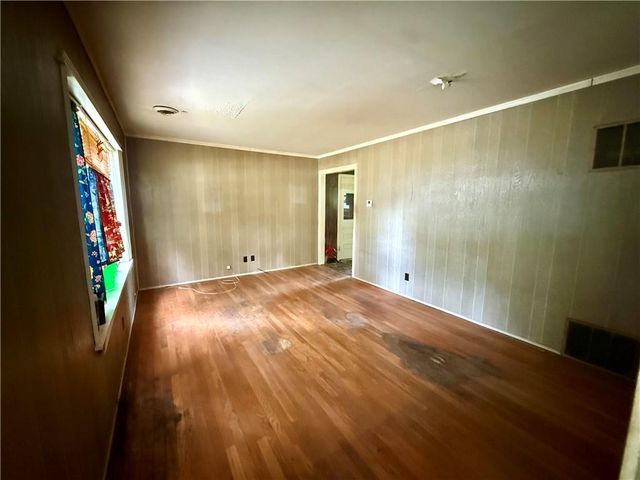 6741 Barton Drive, Shawnee, KS 66203