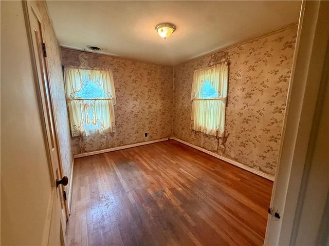 6741 Barton Drive, Shawnee, KS 66203