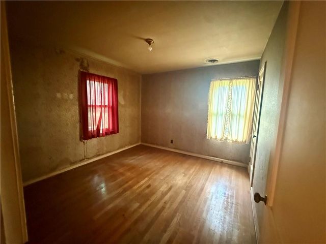 6741 Barton Drive, Shawnee, KS 66203
