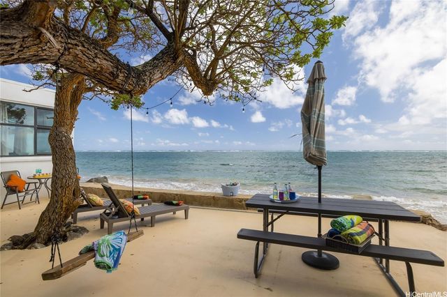 53-797 Kamehameha Highway, Hauula, HI 96717