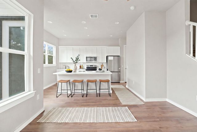 1300 Mckie DR 33, Austin, TX 78752